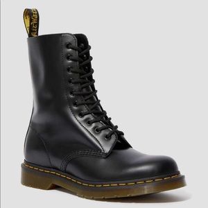 Dr Martens 1490 SMOOTH LEATHER MID CALF BOOTS